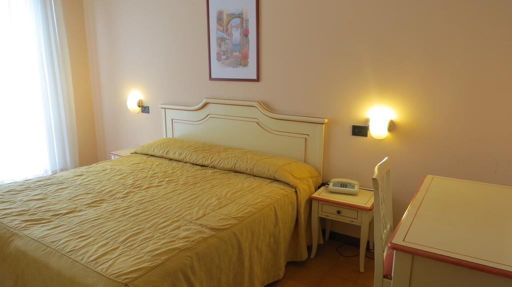 La Quiete Park Hotel Manerba del Garda Extérieur photo